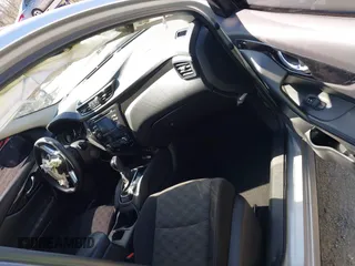 2017 Nissan Rogue SL z VIN JN1BJ1CR1HW113179, wystawiony jako IAAI lot #41838823 z przebiegiem 67 885 mil mil oraz . Historia ofert i sprzedaży dostępna na DreamBid. Obrazek 5.