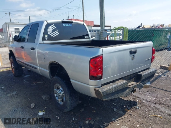 2007 Dodge 2500 SLT z VIN 1D7KS28A17J582602, wystawiony jako IAAI lot #42087956 z przebiegiem 255 630 mil mil oraz . Historia ofert i sprzedaży dostępna na DreamBid. Obrazek 3.