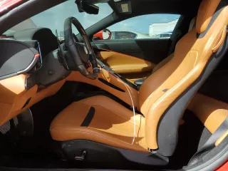 2021 Ferrari Roma z VIN ZFF98RNA5M0267812, wystawiony jako Copart lot #78847294 z przebiegiem Nie podano mil oraz Szkody całkowita. Historia ofert i sprzedaży dostępna na DreamBid. Obrazek 7.