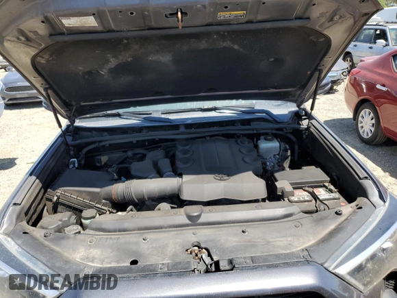 2018 Toyota 4Runner SR5 z VIN JTEBU5JR6J5564680, wystawiony jako Copart lot #58847355 z przebiegiem 96 632 mil mil oraz Szkoda całkowita • Salvage title. Historia ofert i sprzedaży dostępna na DreamBid. Obrazek 12.