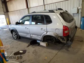 2005 Hyundai Tucson GLS with VIN KM8JN12D45U130595, listed as a Copart auction lot 79824124 with 209,287 mi miles and Salvage Title. Bid and sale history available at carsss.com. Image 2.