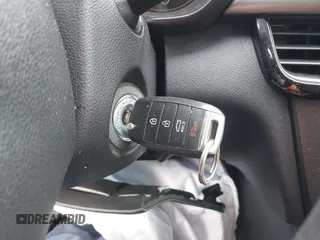 2017 Kia Optima LX z VIN KNAGT4L33H5156094, wystawiony jako IAAI lot #42405505 z przebiegiem 111 622 mil mil oraz . Historia ofert i sprzedaży dostępna na DreamBid. Obrazek 11.
