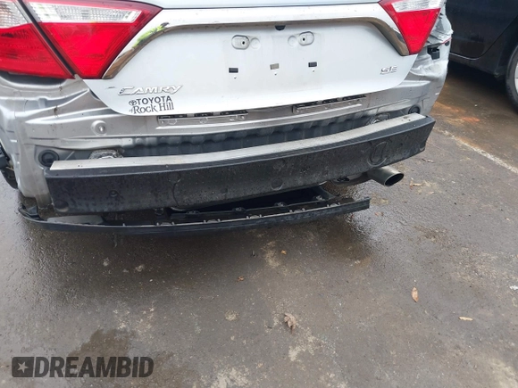 2017 Toyota Camry XLE with VIN 4T1BF1FK5HU371774, listed as a IAAI auction lot 41521132 with 102,582 mi miles. Bid and sale history available at carsss.com. Image 6.