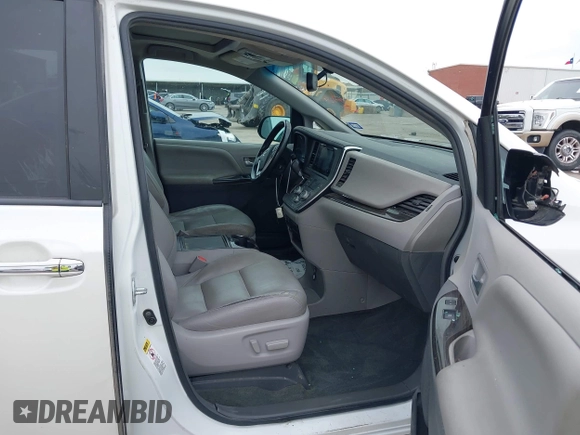 2017 Toyota Sienna XLE Auto Access Seat z VIN 5TDYZ3DC2HS846346, wystawiony jako IAAI lot #42126507 z przebiegiem 223 462 mil mil oraz . Historia ofert i sprzedaży dostępna na DreamBid. Obrazek 5.