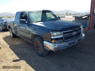 2005 Chevrolet Silverado 1500 Work Truck with VIN 1GCEC19X15Z268965, listed as a IAAI auction lot 41868496 with 205,903 mi miles. Bid and sale history available at carsss.com. Image 1.