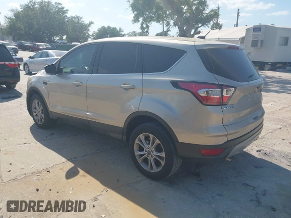 2017 Ford Escape SE z VIN 1FMCU0GD8HUC60074, wystawiony jako IAAI lot #41918443 z przebiegiem 85 787 mil mil oraz . Historia ofert i sprzedaży dostępna na DreamBid. Obrazek 3.