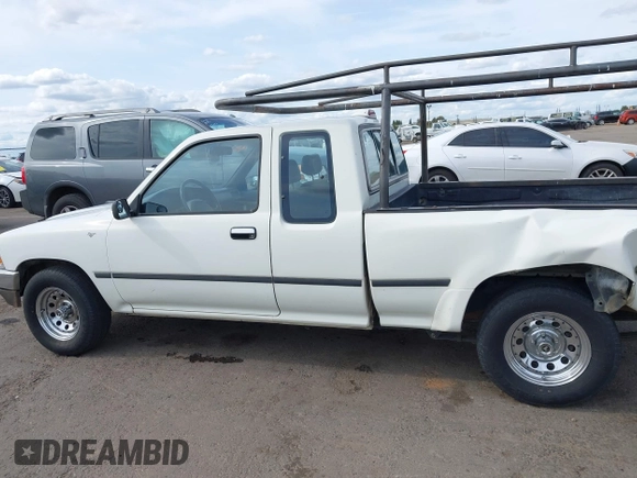 1994 Toyota Pickup с VIN 4TARN93P8RZ286013, выставлен на аукционе IAAI как лот 41982341 с пробегом 262 878 миль миль и . История ставок и продаж доступна на DreamBid. Изображение 14.