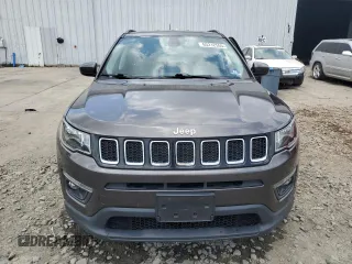 2019 Jeep Compass Latitude z VIN 3C4NJDBB4KT628626, wystawiony jako Copart lot #65212555 z przebiegiem 72 825 mil mil oraz Szkoda całkowita • Salvage title. Historia ofert i sprzedaży dostępna na DreamBid. Obrazek 5.