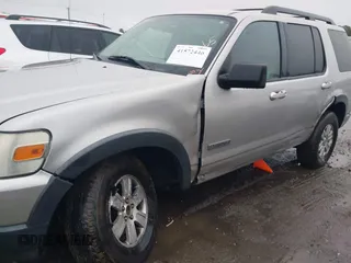 2007 Ford Explorer XLT with VIN 1FMEU63E27UB87065, listed as a IAAI auction lot 41572446 with 200,205 mi miles. Bid and sale history available at carsss.com. Image 6.