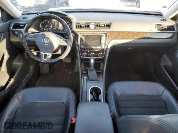2015 Volkswagen Passat SEL Premium z VIN 1VWCS7A32FC017881, wystawiony jako Copart lot #46234435 z przebiegiem 108 518 mil mil oraz Szkoda całkowita • Salvage title. Historia ofert i sprzedaży dostępna na DreamBid. Obrazek 8.