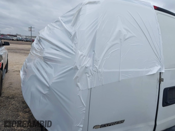 2018 Chevrolet Express Cargo Van with VIN 1GCWGAFP0J1275427, listed as a IAAI auction lot 41463949 with 1 mi miles. Bid and sale history available at carsss.com. Image 3.