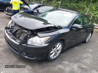 2010 Nissan Maxima SV z VIN 1N4AA5AP1AC823701, wystawiony jako IAAI lot #42257488 z przebiegiem 216 934 mil mil oraz . Historia ofert i sprzedaży dostępna na DreamBid. Obrazek 2.