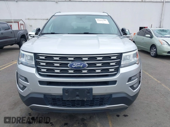 2017 Ford Explorer XLT z VIN 1FM5K8D88HGC35582, wystawiony jako IAAI lot #39443704 z przebiegiem 75 251 mil mil oraz . Historia ofert i sprzedaży dostępna na DreamBid. Obrazek 6.