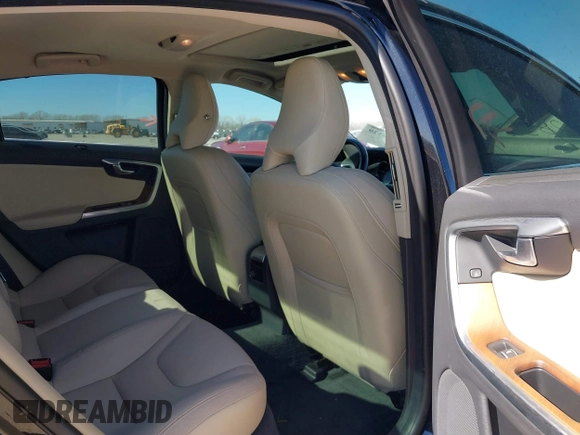 2018 Volvo S60 Inscription Platinum with VIN LYV402HM1JB156380, listed as a IAAI auction lot 41408529 with 106,933 mi miles. Bid and sale history available at carsss.com. Image 8.