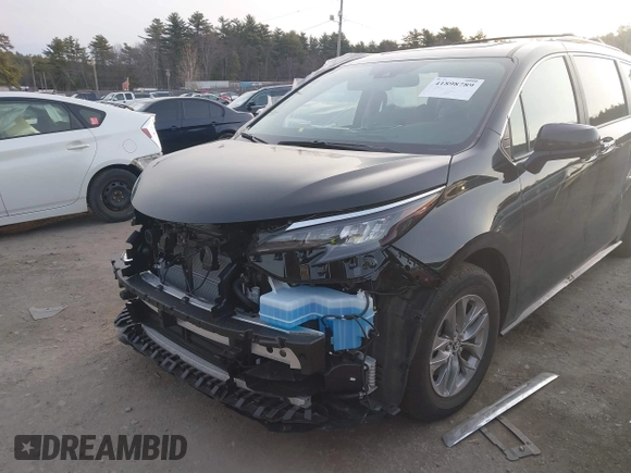 2024 Toyota Sienna XLE with VIN 5TDJSKFC9RS152557, listed as a IAAI auction lot 41898789 with 3,136 mi miles and . Bid and sale history available at DreamBid. Image 6.