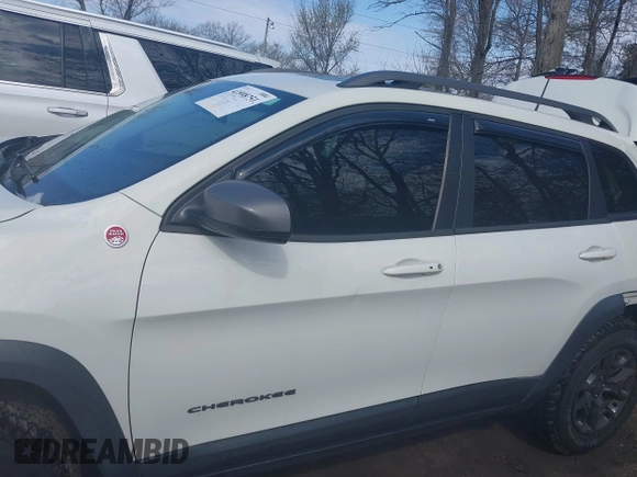 2019 Jeep Cherokee Trailhawk Elite with VIN 1C4PJMBX4KD207368, listed as a IAAI auction lot 41898251 with 49,847 mi miles. Bid and sale history available at carsss.com. Image 14.