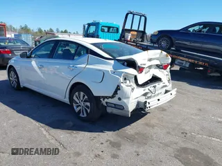 2019 Nissan Altima S with VIN 1N4BL4BV8KC102217, listed as a IAAI auction lot 41726559 with 84,310 mi miles and . Bid and sale history available at carsss.com. Image 3.