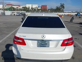 2013 Mercedes-Benz E-Class E 350 Luxury with VIN WDDHF5KB2DA721777, listed as a IAAI auction lot 41756226 with 128,954 mi miles. Bid and sale history available at carsss.com. Image 16.