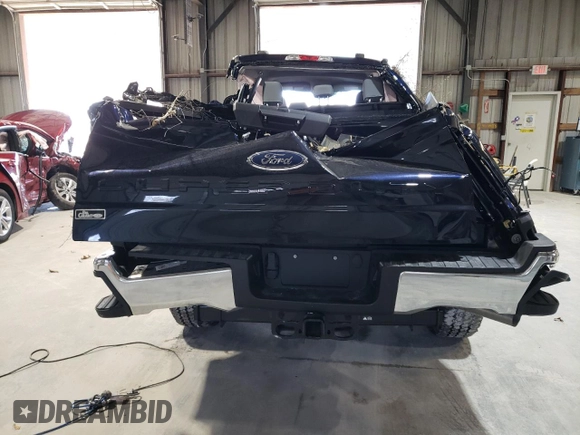 2024 Ford F-350 z VIN 1FT8W3BA3REE67230, wystawiony jako Copart lot #86899144 z przebiegiem Nie podano mil oraz Szkoda całkowita • Salvage title. Historia ofert i sprzedaży dostępna na DreamBid. Obrazek 6.