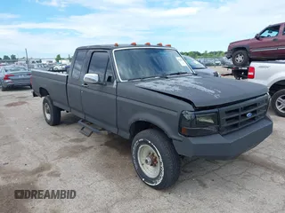 1993 Ford F-250 с VIN 1FTHX26GXPKA13660, выставлен на аукционе IAAI как лот 42615045 с пробегом Не указан миль и . История ставок и продаж доступна на DreamBid. Изображение 1.