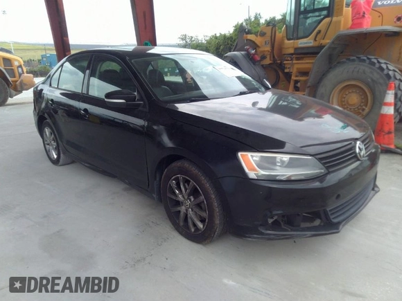 2011 Volkswagen Jetta Sedan SE with VIN 3VWDX7AJ7BM390282, listed as a IAAI auction lot 41673478 with 196,094 mi miles. Bid and sale history available at carsss.com. Image 1.