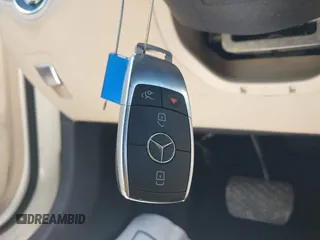 2019 Mercedes-Benz C 300 с VIN 55SWF8DB6KU294302, выставлен на аукционе IAAI как лот 42457628 с пробегом 70 684 миль миль и . История ставок и продаж доступна на DreamBid. Изображение 11.