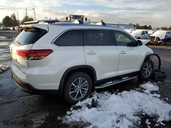 2019 Toyota Highlander SE with VIN 5TDJZRFH3KS943706, listed as a Copart auction lot 79907224 with 62,596 mi miles and Salvage Title. Bid and sale history available at carsss.com. Image 3.
