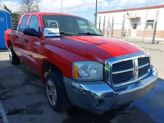 2005 Dodge Dakota SLT with VIN 1D7HE48K85S297456, listed as a IAAI auction lot 41813718 with 192,229 mi miles. Bid and sale history available at carsss.com. Image 1.