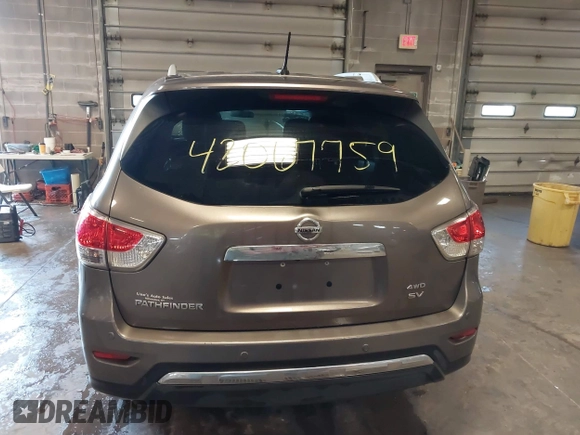 2014 Nissan Pathfinder S with VIN 5N1AR2MM7EC601720, listed as a IAAI auction lot 42067759 with 114,910 mi miles and . Bid and sale history available at DreamBid. Image 16.