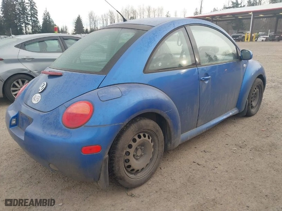 2001 Volkswagen New Beetle GLS with VIN 3VWCC21C81M429018, listed as a IAAI auction lot 41570433 with NaN miles. Bid and sale history available at carsss.com. Image 4.