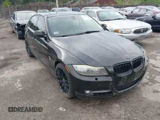 2011 BMW 3 Series 335i xDrive z VIN WBAPL5C53BA742364, wystawiony jako IAAI lot #42604717 z przebiegiem 157 418 mil mil oraz . Historia ofert i sprzedaży dostępna na DreamBid. Obrazek 1.