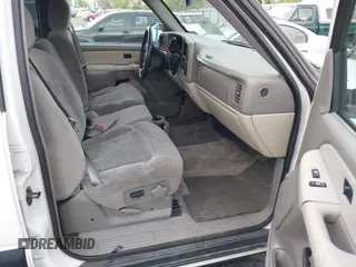 2001 Chevrolet Suburban LT with VIN 3GNFK16T81G249940, listed as a IAAI auction lot 42088491 with 175,251 mi miles. Bid and sale history available at carsss.com. Image 5.