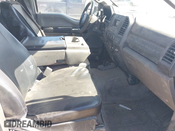 2017 Ford Super Duty F-250 SRW XL with VIN 1FD7W2B69HEC90498, listed as a IAAI auction lot 42032220 with 1 mi miles. Bid and sale history available at carsss.com. Image 5.