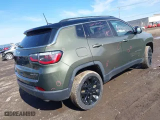 2018 Jeep Compass Limited with VIN 3C4NJDCB0JT483727, listed as a IAAI auction lot 41776773 with 49,619 mi miles. Bid and sale history available at carsss.com. Image 4.