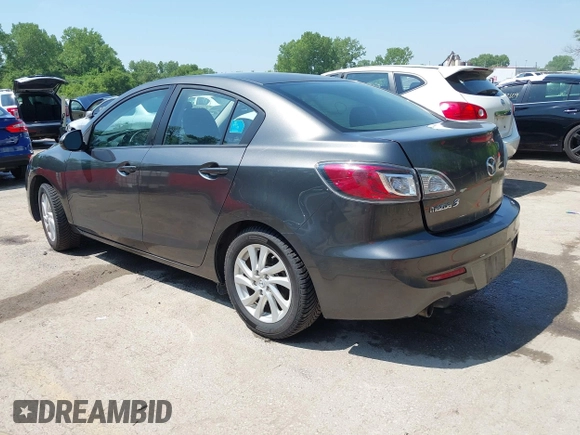 2012 Mazda 3 i Touring z VIN JM1BL1V78C1656263, wystawiony jako IAAI lot #42245893 z przebiegiem 161 723 mil mil oraz . Historia ofert i sprzedaży dostępna na DreamBid. Obrazek 3.