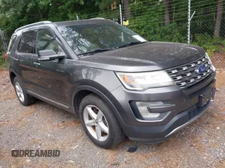 2017 Ford Explorer XLT z VIN 1FM5K8D85HGA97712, wystawiony jako IAAI lot #42386788 z przebiegiem 152 537 mil mil oraz . Historia ofert i sprzedaży dostępna na DreamBid. Obrazek 1.