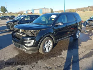 2017 Ford Explorer XLT z VIN 1FM5K8D8XHGB89706, wystawiony jako IAAI lot #40753077 z przebiegiem 96 578 mil mil oraz . Historia ofert i sprzedaży dostępna na DreamBid. Obrazek 19.