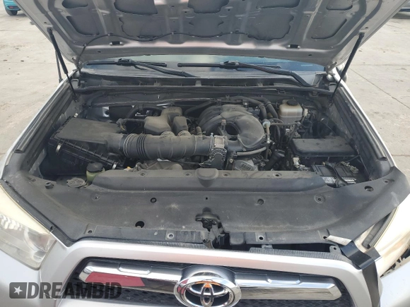 2011 Toyota 4Runner SR5 with VIN JTEZU5JR9B5027110, listed as a Copart auction lot 44232085 with 195,224 mi miles and Salvage title. Bid and sale history available at DreamBid. Image 12.
