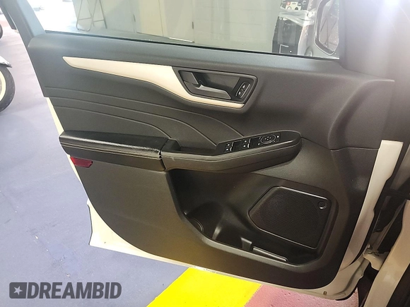 2022 Ford Escape SE with VIN 1FMCU9G65NUA63784, listed as a IAAI auction lot 42570421 with 73,975 mi miles and . Bid and sale history available at DreamBid. Image 3.