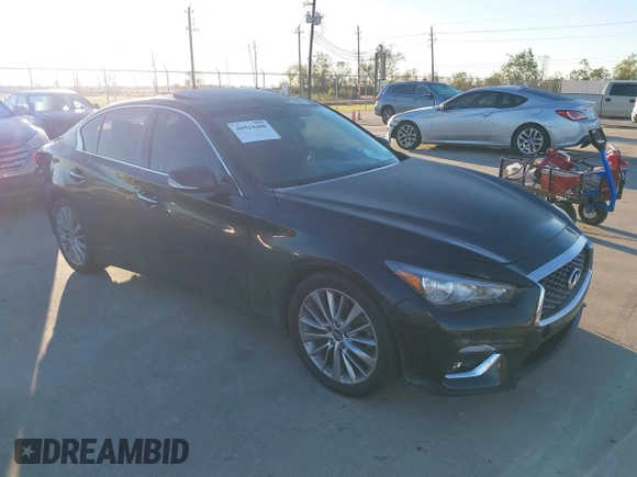 2018 Infiniti Q50 3.0t LUXE with VIN JN1EV7AP7JM363310, listed as a IAAI auction lot 40924400 with 103,578 mi miles. Bid and sale history available at carsss.com. Image 1.