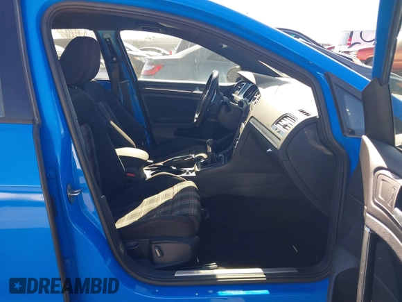 2019 Volkswagen GTI S с VIN 3VW5T7AU6KM015834, выставлен на аукционе IAAI как лот 41654449 с пробегом 81 182 миль миль и . История ставок и продаж доступна на DreamBid. Изображение 5.