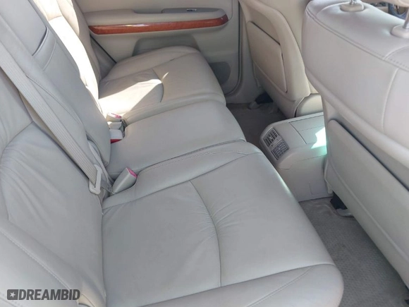 2007 Lexus RX 400h with VIN JTJGW31U072003993, listed as a IAAI auction lot 41665187 with 147,036 mi miles. Bid and sale history available at carsss.com. Image 8.