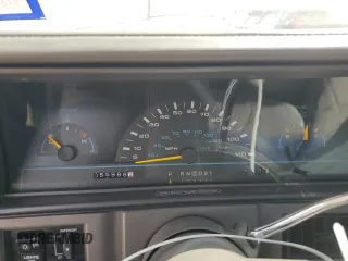1996 Oldsmobile Cutlass Ciera 1SA VX5 z VIN 1G3AJ55M2T6354131, wystawiony jako Copart lot #74458314 z przebiegiem 55 998 mil mil oraz Szkody całkowita. Historia ofert i sprzedaży dostępna na DreamBid. Obrazek 9.