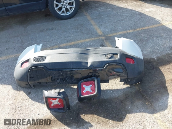 2017 Jeep Renegade Latitude with VIN ZACCJBBB9HPG56028, listed as a IAAI auction lot 41780912 with 55,482 mi miles. Bid and sale history available at carsss.com. Image 12.