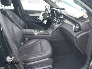 2019 Mercedes-Benz GLC 300 z VIN WDC0G4KBXKF593247, wystawiony jako IAAI lot #41913203 z przebiegiem 30 833 mil mil oraz . Historia ofert i sprzedaży dostępna na DreamBid. Obrazek 5.