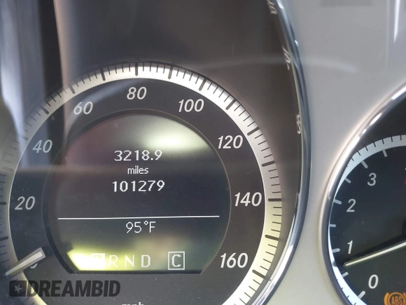 2010 Mercedes-Benz E-Class E 350 with VIN WDDKJ5GB4AF036627, listed as a IAAI auction lot 40667531 with 101,279 mi miles. Bid and sale history available at carsss.com. Image 7.