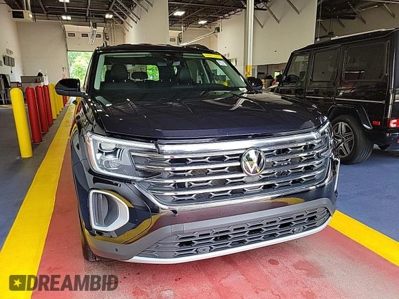 2024 Volkswagen Atlas SE with VIN 1V2HR2CA7RC575005, listed as a IAAI auction lot 42731226 with 14,322 mi miles and . Bid and sale history available at DreamBid. Image 20.
