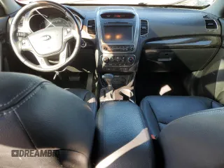 2015 Kia Sorento SX with VIN 5XYKW4A73FG574329, listed as a Copart auction lot 45557995 with 176,384 mi miles and Salvage Title. Bid and sale history available at carsss.com. Image 8.