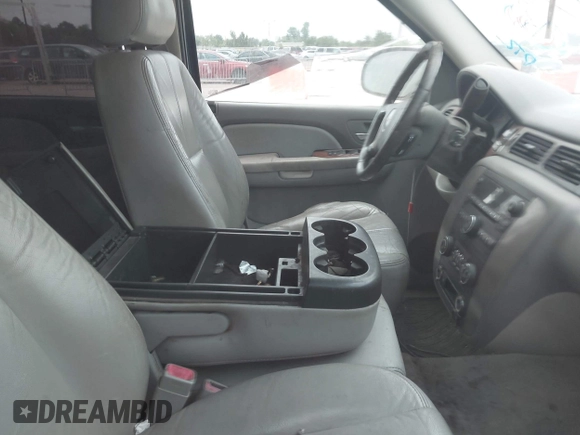 2008 GMC Yukon SLT 4SB z VIN 1GKFC13048R156654, wystawiony jako IAAI lot #42413017 z przebiegiem 314 668 mil mil oraz . Historia ofert i sprzedaży dostępna na DreamBid. Obrazek 5.
