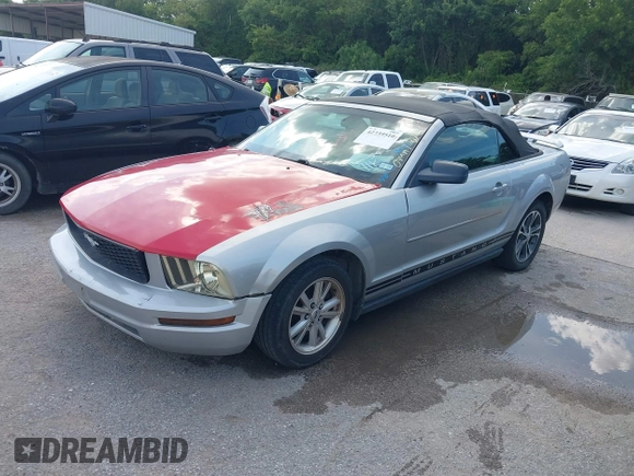 2006 Ford Mustang Standard with VIN 1ZVFT84N865179869, listed as a IAAI auction lot 42739510 with 200,205 mi miles and . Bid and sale history available at DreamBid. Image 2.